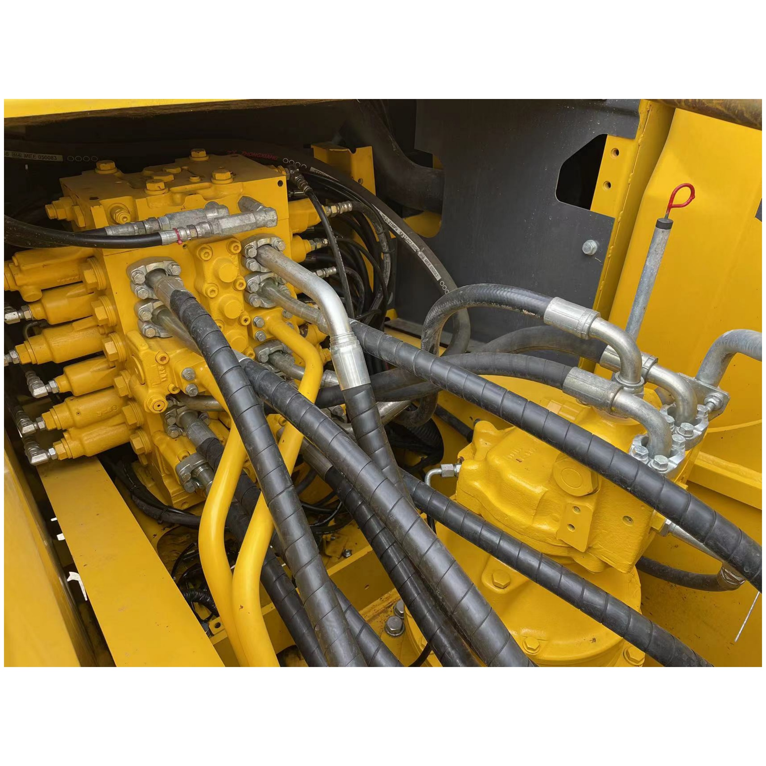 Used excavator komatsu pc200-8N1 supplier Поставщик подержанного экскаватора Komatsu pc200-8N1