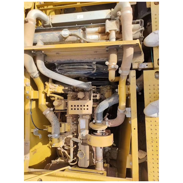 продавец подержанных экскаваторов Cat315C