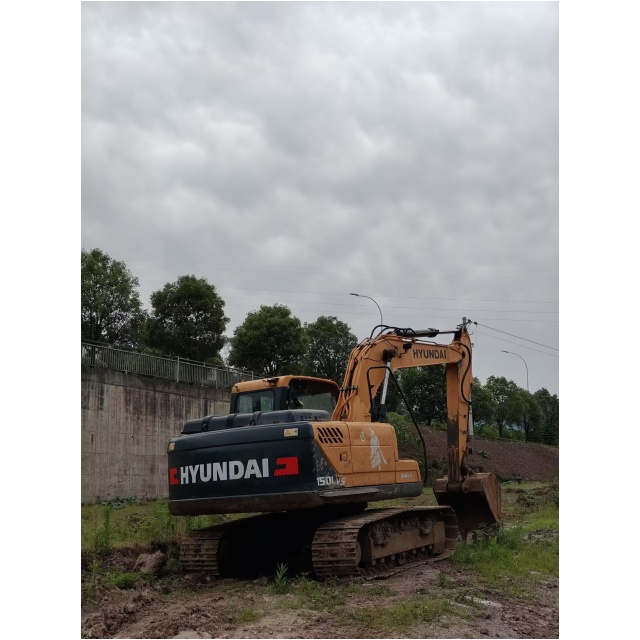 used excavator Hyundai 150 wholesaler оптовик б/у экскаватор Hyundai 150